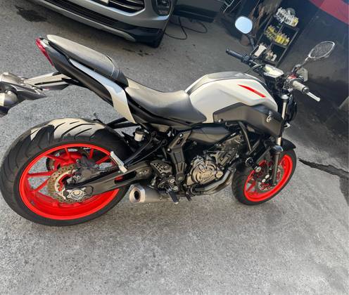 YAMAHA MT-07 ABS YAMAHA MT-07 ABS